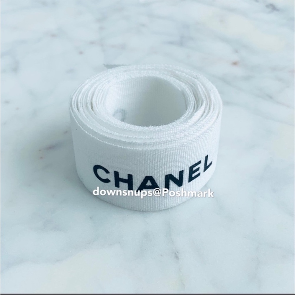 Chanel classic wide black and white wrapping ribbon